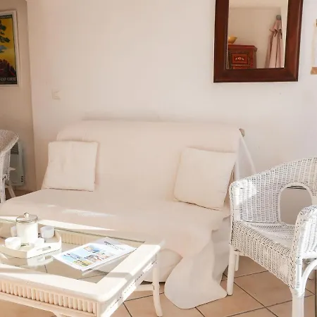 Holiday Home Les Parcs de Gassin-4 * Saint-Tropez