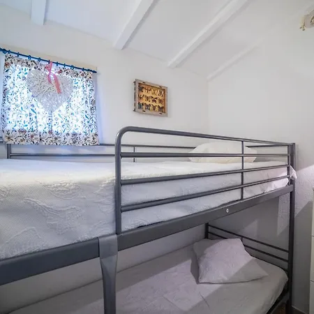 Holiday Home Les Parcs de Gassin-4 *