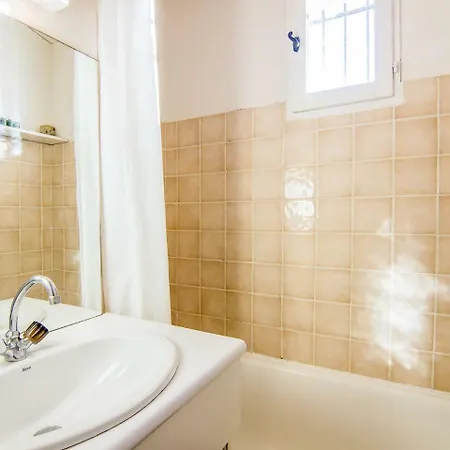 Holiday Home Les Parcs de Gassin-4 * Saint-Tropez